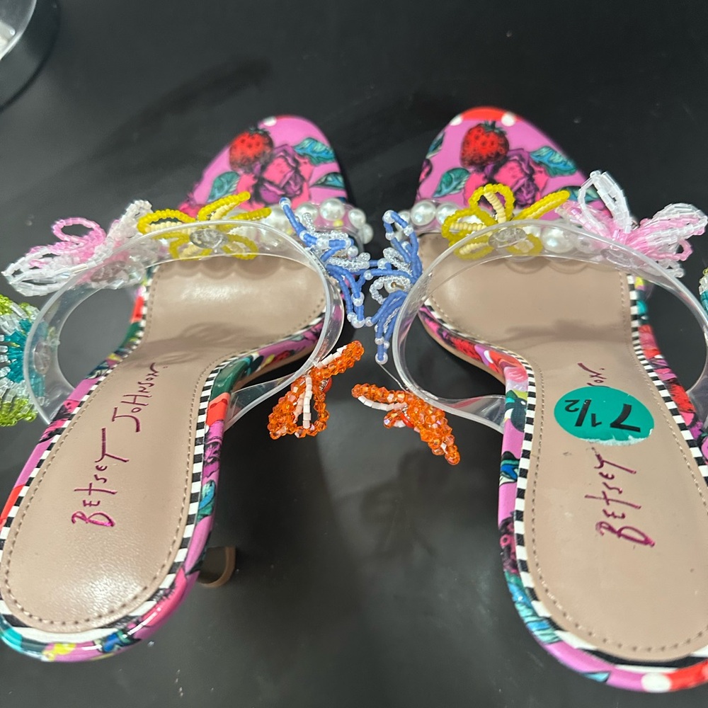 🆕Betsey Johnson GOLDIEE Bright Beaded Floral Heels - Picture 11 of 17